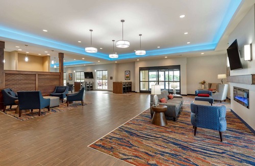 Dry Ridge Hotel | Comfort Suites Dry Ridge