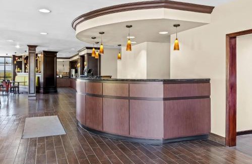 Edinboro Hotel | Comfort Suites Edinboro
