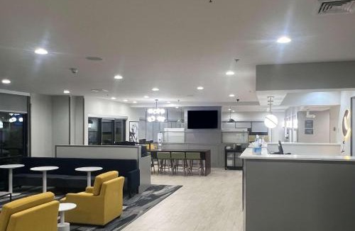 Mobile Hotel | Comfort Suites Mobile-South Alabama University Area