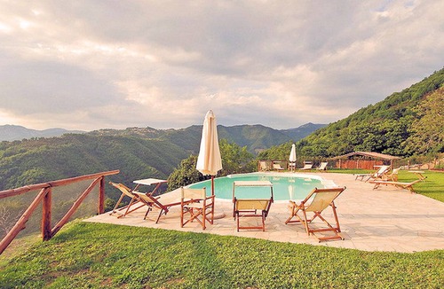 Pieve Fosciana Cottage | Comfortable 1 bedroomed apartment, pool, restaurant in village on eco-farm.