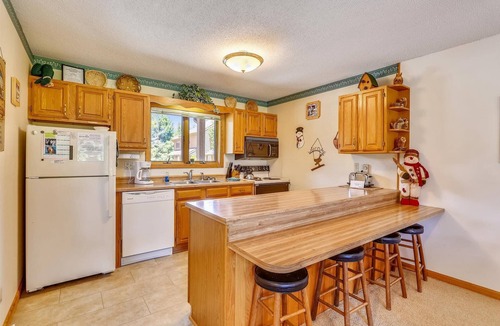 Davis Condo | Comfortable 2 bedroom condo in Deerfield Village provides ideal lodging!