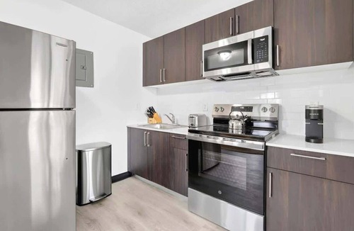 Poinciana Park Apartment | Comfortable 2BR Near Beach & Cruise Port