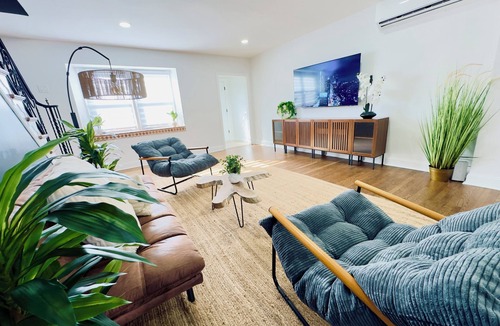 Delair House | Comfortable 5BR Getaway+Jetted Tub + Family Friendly