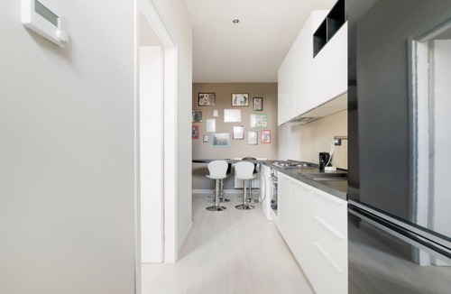 Zona Padova Apartment | Comfortable 70 sqm apartment located on the first floor of a building without a lift. The accommodation can accommodate up to 4 people and is equipped with all comforts.The property is located a few steps from Parco Trotter, a large public park ideal for