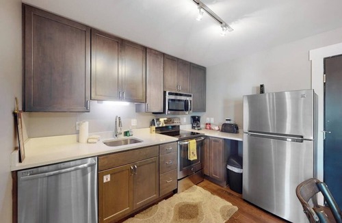 Mount Crested Butte Condo | Comfortable condo with sweeping mountain views, private balcony, & washer/dryer