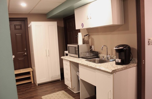 Wildwood Condo | Comfortable private unit with hot tub, swimming pool and free parking