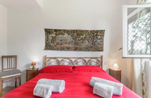 Cernobbio Apartment | Como Lake Cosy Flat with Garden and Parking