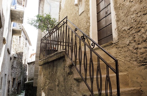 Garzeno Apartment | Comohausbnb is an apartment 10 minutes from Lake Como and 2 from the mountains!