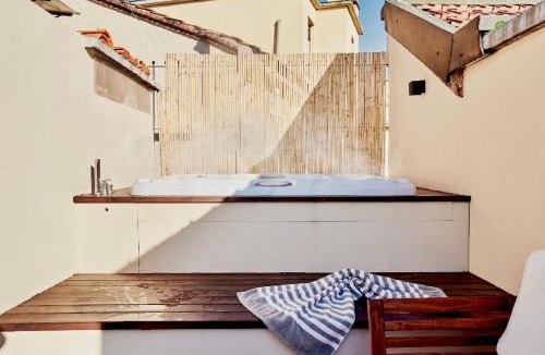 Porta Genova Apartment | Conca9, Luxury attic with jacuzzi in Navigli