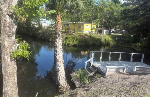 Chassahowitzka House | COOL CHAZ Waterfront River 2 bedroom Rental-4Kayaks-1Canoe-2docks-boathouse