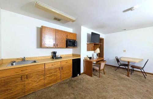 Two Rivers Hotel | Cool City Motel