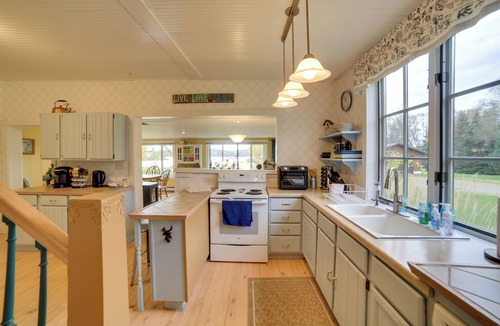 Michigamme House | ‘Copper Moose Cottage’ Historic Home w/Game Room