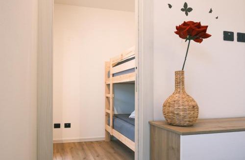 Zorzino Apartment | Costa blu - terrace overlooking the lake & pool