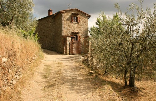 Montecchio Apartment | Cosy apartment for 4 people with TV, close to Cortona