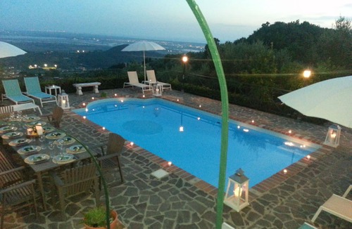 Massarosa Apartment | Cosy apartment with A/C, WIFI, pool, TV, patio, pets allowed and panoramic view, close to Viareg.