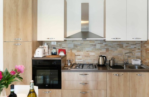 Villanova d'Albenga Apartment | Cosy apartment for 6 guests with WIFI, A/C, TV and terrace