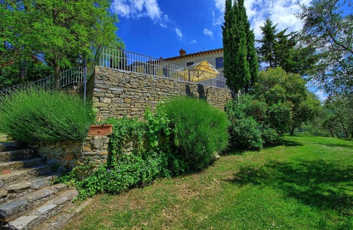 Greve in Chianti Apartment | Cosy apartment for 5 guests with pool, WIFI, TV and pets allowed, close to Greve In Chianti
