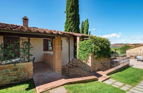 Popoltaio-Schiacciato Villa | Cosy apartment in villa for 4 guests with pool, A/C, WIFI, TV and patio