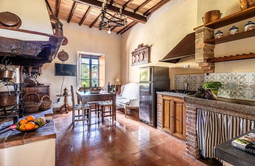Monticchiello Apartment | Cosy apartment for 4 guests with WIFI, A/C and TV, close to Montepulciano