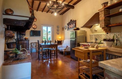 Monticchiello Apartment | Cosy apartment for 4 guests with WIFI, A/C and TV, close to Montepulciano