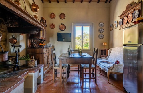 Monticchiello Apartment | Cosy apartment for 4 guests with WIFI, A/C and TV, close to Montepulciano