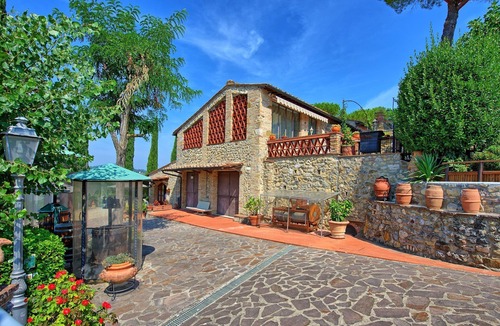 San Gimignano Apartment | Cosy apartment for 2 guests with WIFI, pool, A/C, TV and panoramic view