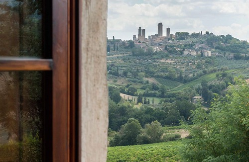 San Gimignano Apartment | Cosy apartment for 4 people with pool, A/C, WIFI, pets allowed and panoramic view