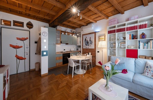 Pavia Apartment | Cosy apartment for 2 people with A/C, WIFI and TV