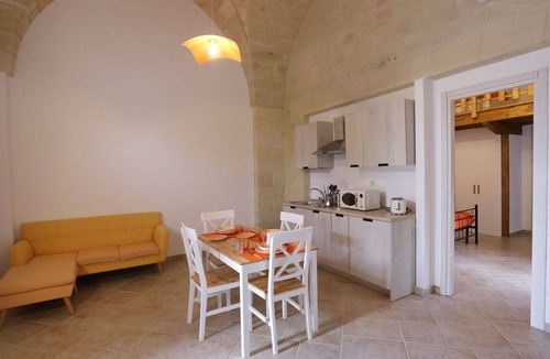 Vernole Apartment | Cosy apartment for 3 guests with A/C, WIFI, TV and pets allowed
