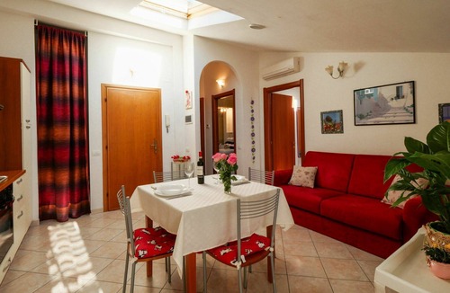 Follonica Apartment | Cosy apartment for 4 guests with WIFI, A/C, TV and pets allowed