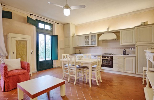 Castelfiorentino Apartment | Cosy apartment for 4 guests with WIFI, pool and TV