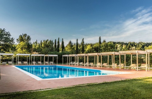 Castelfiorentino Apartment | Cosy apartment for 4 guests with WIFI, pool and TV