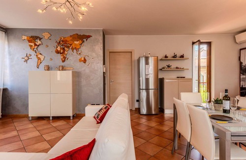 Rovellasca Apartment | Cosy apartment for 4 guests with WIFI, A/C, TV and balcony