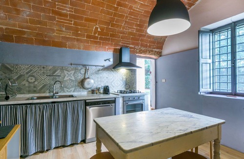 Lorenzana Villa | Cosy apartment in villa for 4 people with WIFI, pool and pets allowed