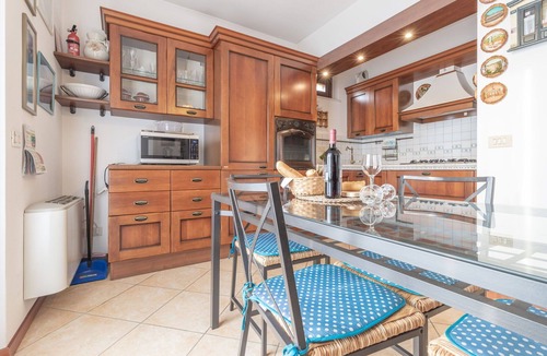 Loreto Apartment | Cosy apartment with A/C, WIFI, TV, terrace, pets allowed, panoramic view, close to Porto Recanati