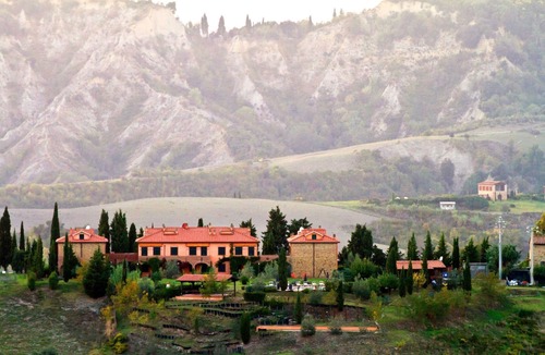 Sughera Apartment | Cosy apartment with A/C, pool, WIFI, TV, terrace and panoramic view, close to San Gimignano