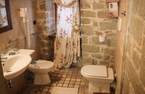 Roccafluvione Other | Country House/Farm House in Forcella with 2 bedrooms sleeps 5