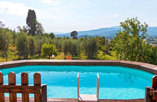 Tregozzano House | Countryside Home in Arezzo with Pool