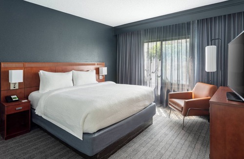 Hunt Club Hotel | Courtyard by Marriott West Palm Beach