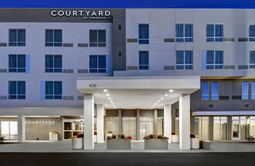 Yardville-Groveville Hotel | Courtyard by Marriott Hamilton