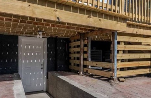 Brighton Park Apartment | Cozy 2 Bed Apt - Midway Airport