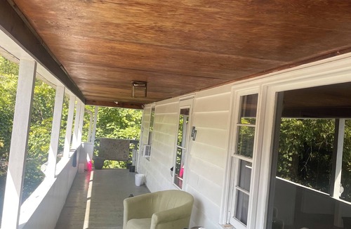 Berkeley Springs Apartment | Cozy 2-bedroom apartment in charming Berkeley Springs with AC, WiFi