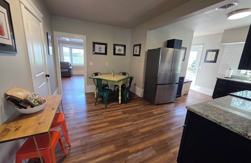 Little Creek House | Cozy 3BR/2Bath Retreat on Half Acre Near Dover Attractions DE Turf