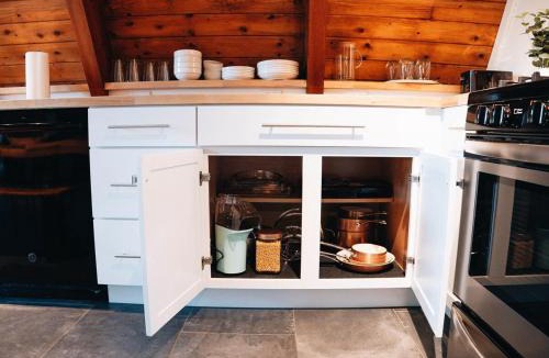 Bristolville House | Cozy A-Frame Getaway Minutes from Nelson Ledges