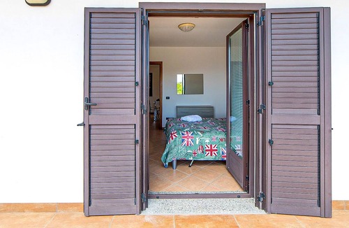Policastro Bussentino Apartment | Cozy apartment on Campania's beautiful west coast.