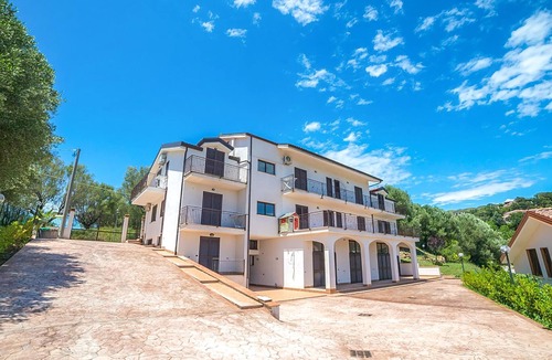 Policastro Bussentino Apartment | Cozy apartment on Campania's beautiful west coast.