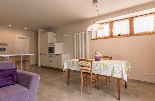 Cagno Apartment | Cozy Apartment "Casa Weekend" with Lake and Mountain Views and Wi-Fi