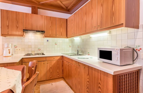San Cassiano Apartment | Cozy Apartment "Dolomieu 19" with Mountain View, Wi-Fi & Whirlpool
