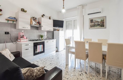 Mondragone Apartment | Cozy apartment in Mondragone with WiFi