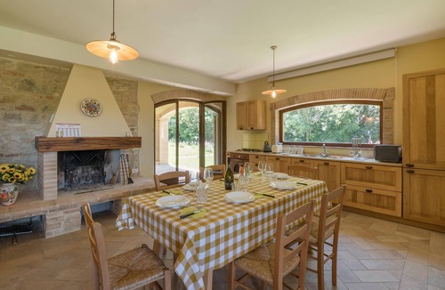 Avigliano Umbrio Apartment | Cozy apartment in Avigliano Umbro